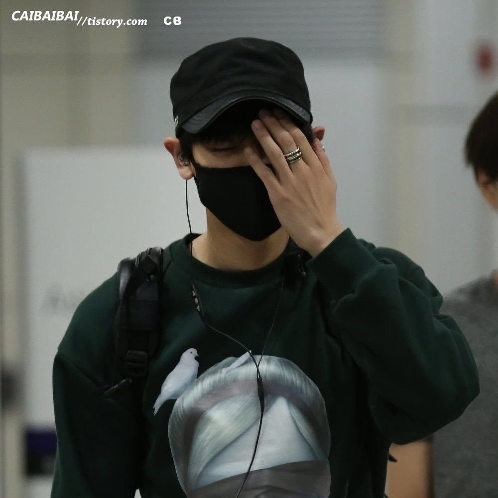 A moment captured by a fan of Chanyeol