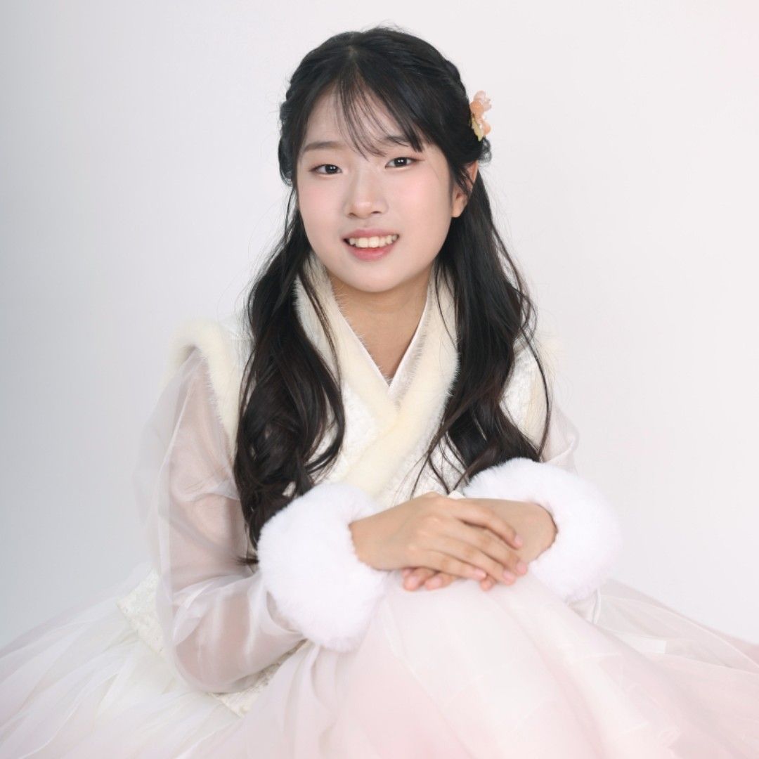 Behind-the-scenes cut of Bin Yeseo