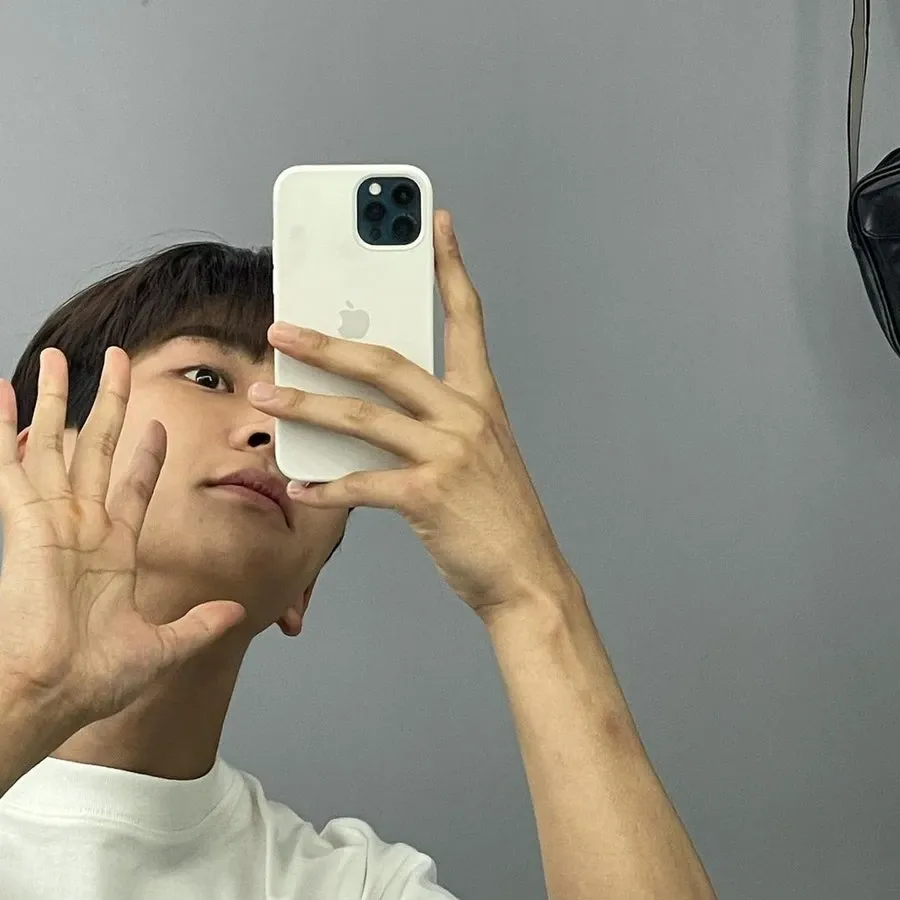 Foto terbaru dari Rowoon