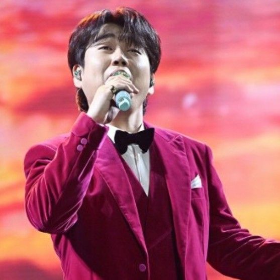 Behind-the-scenes cut of Hwang Youngwoong