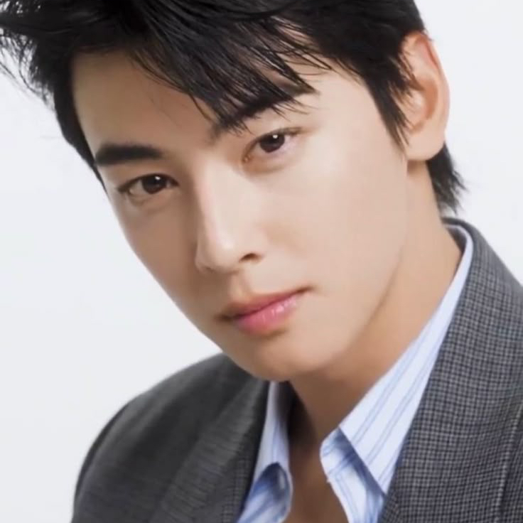 Behind-the-scenes cut of Cha Eunwoo