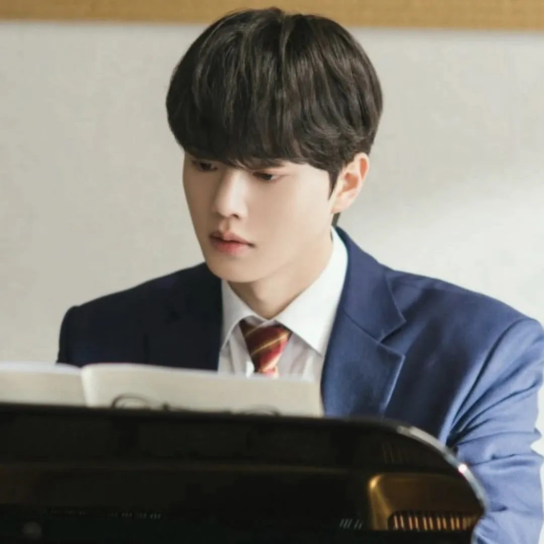 Behind-the-scenes cut of Song Kang