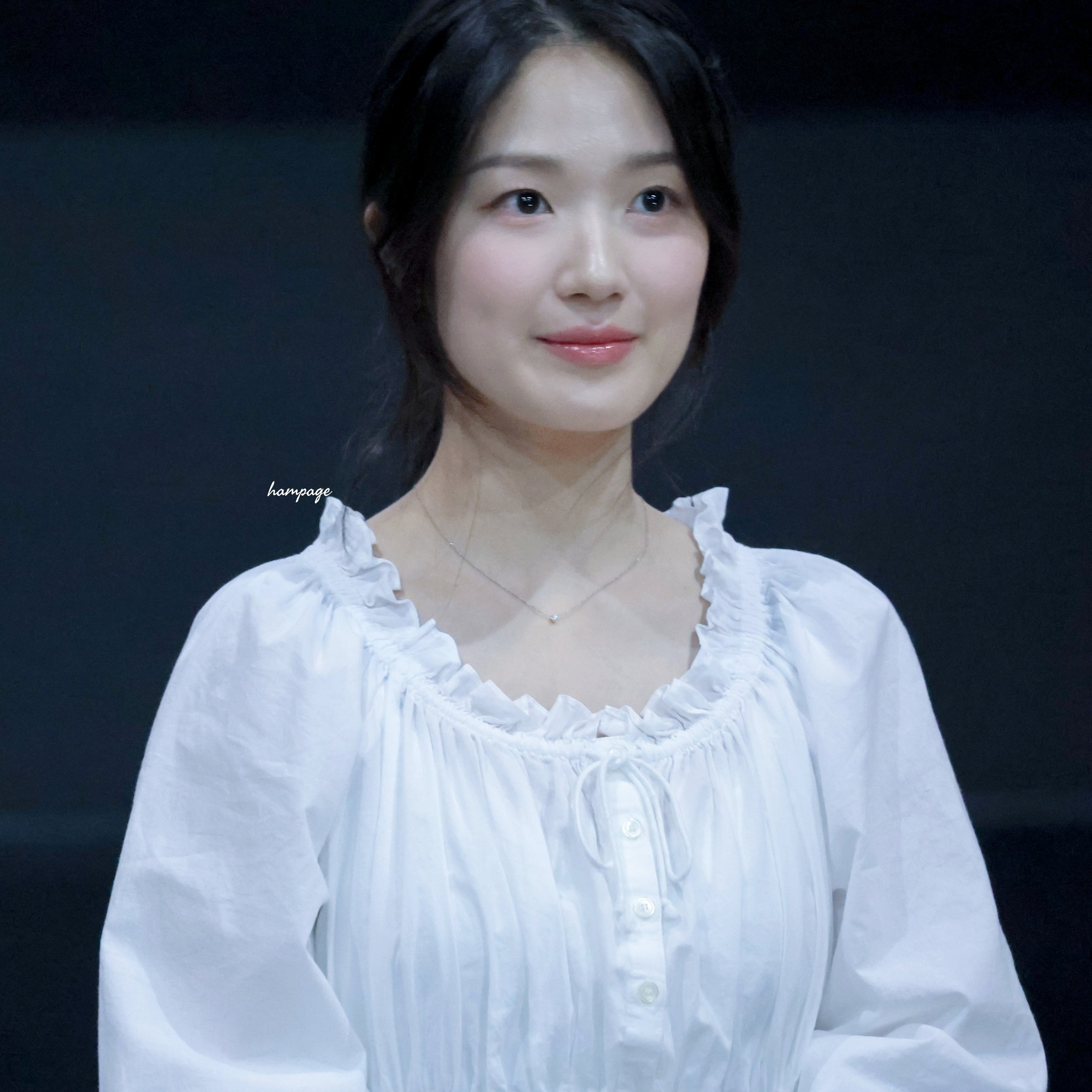 A moment captured by a fan of Kim Hyeyoon