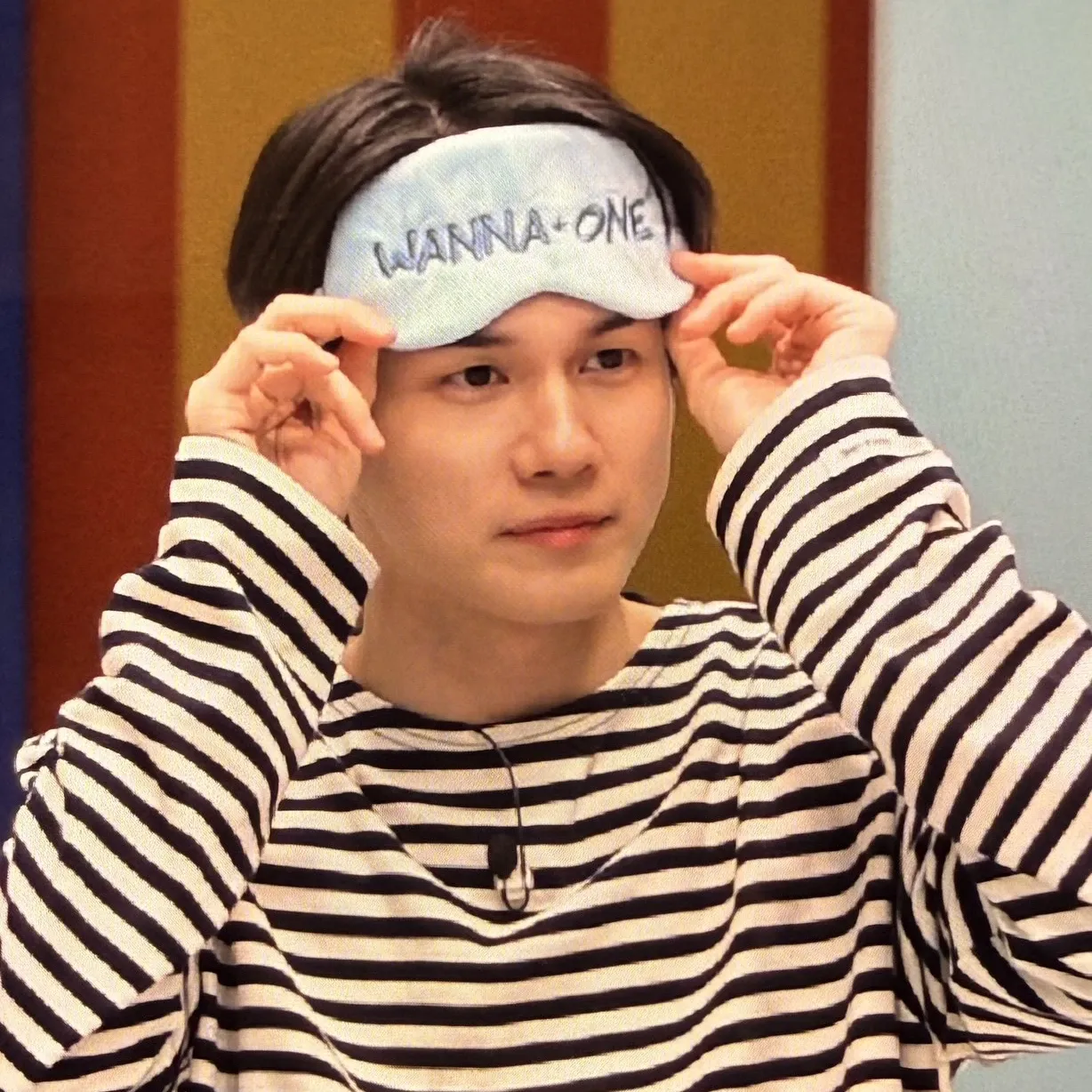 粉丝拍下的邕圣祐瞬间