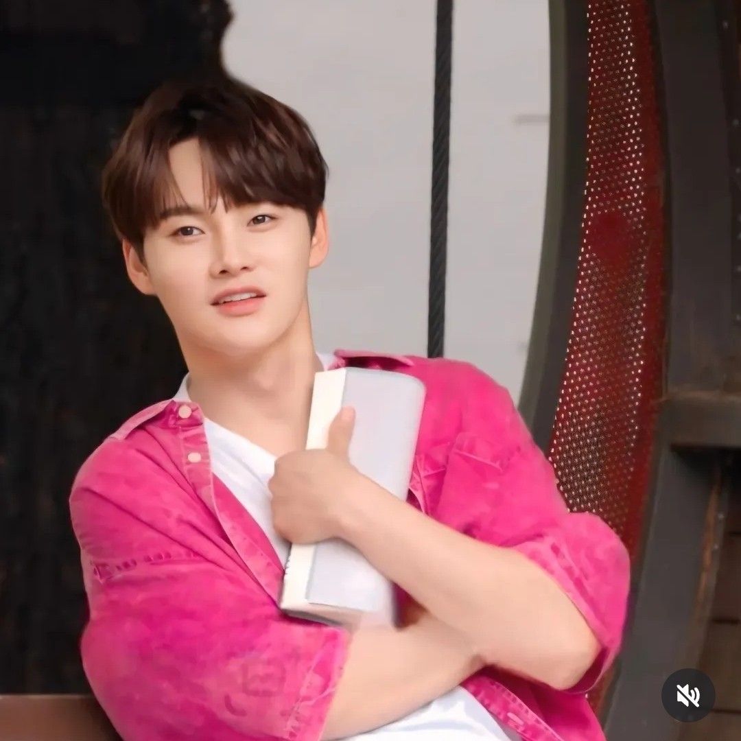 Momen yang diabadikan oleh penggemar Park Seojin