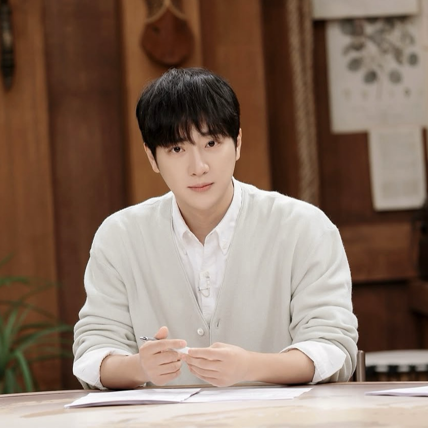 Behind-the-scenes cut of Lee Sangyeob
