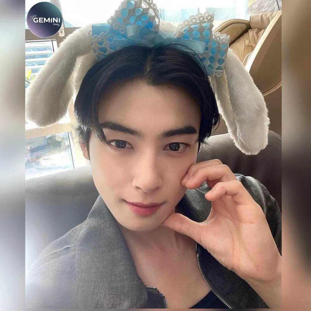 Recent activity shot of Cha Eunwoo