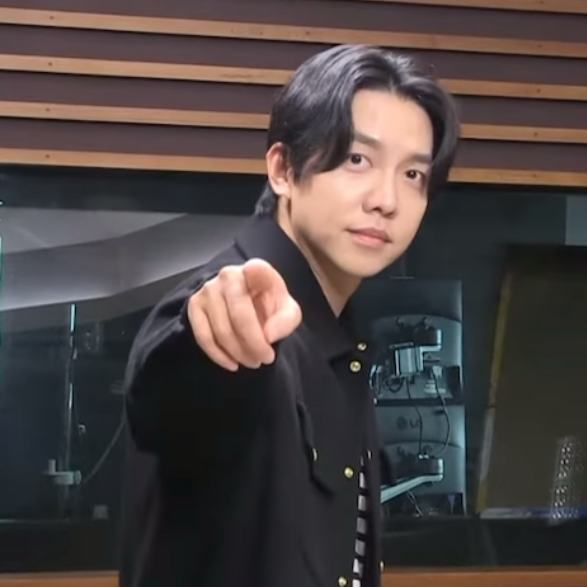 A moment captured by a fan of Lee Seunggi