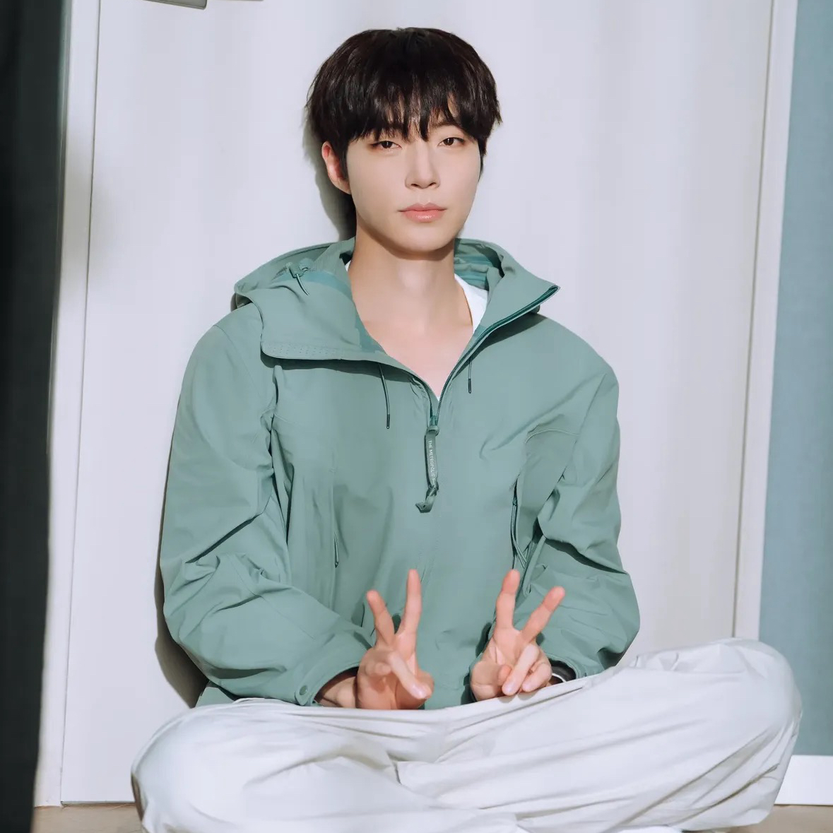 황인엽의 비하인드 컷