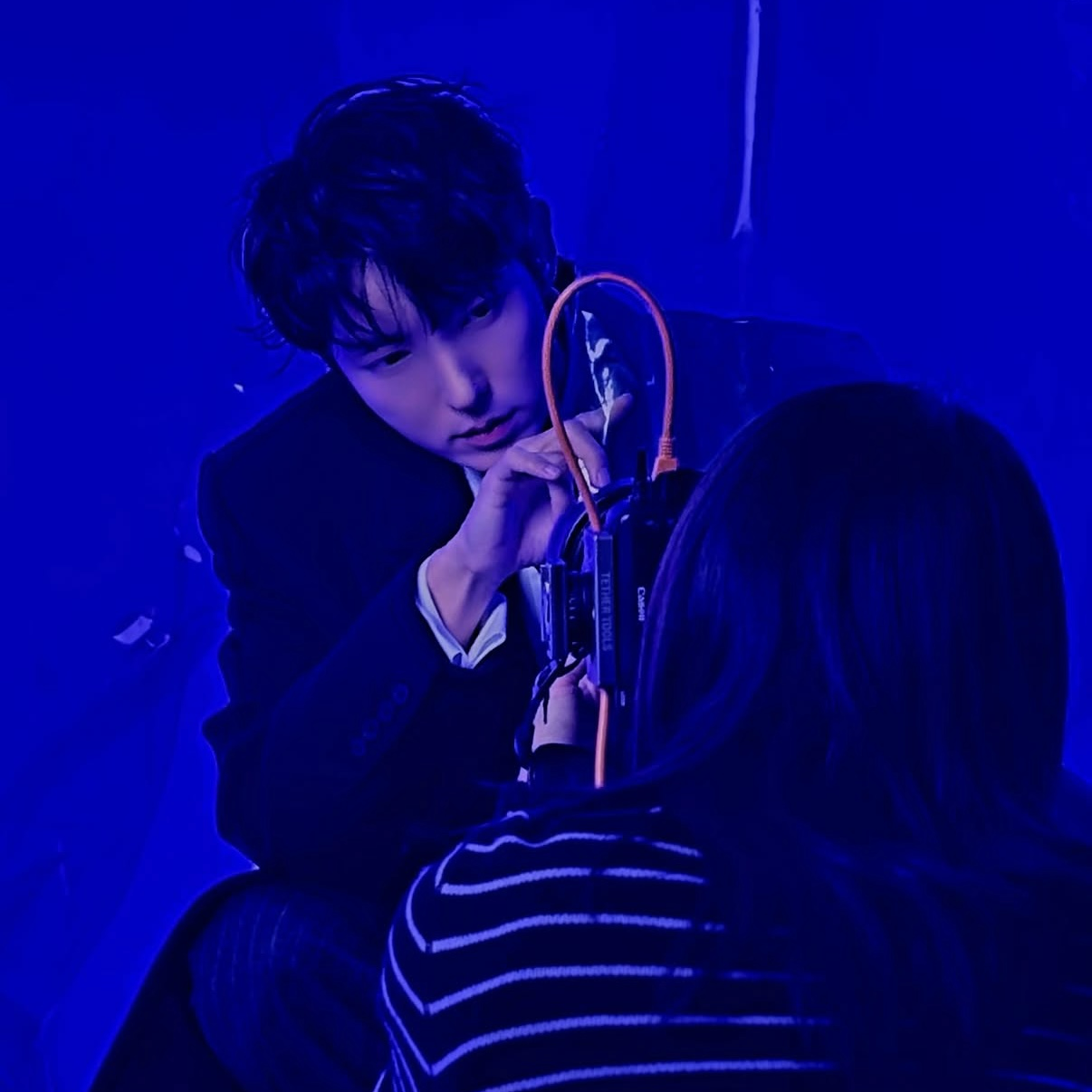 Behind-the-scenes cut of Lee Joongi