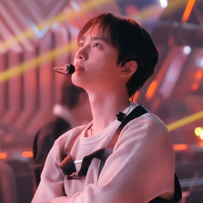 도경수 (디오)의 비하인드 컷