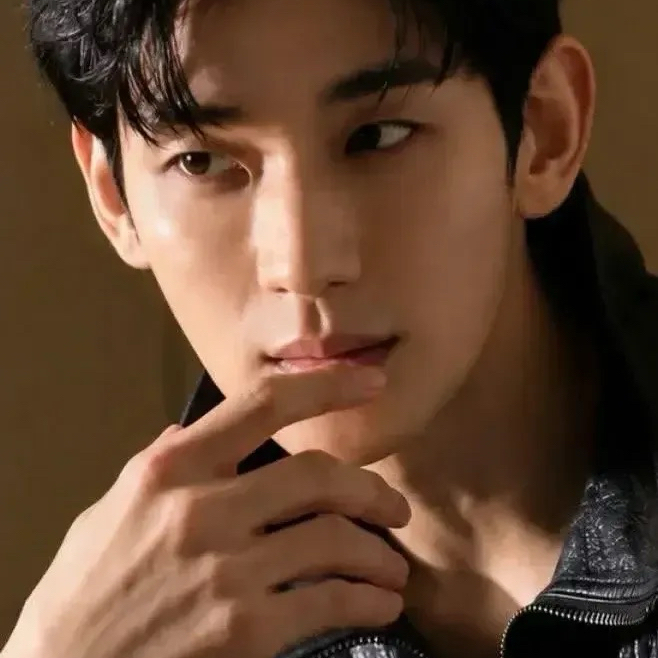 Latest photo of Kim Soohyun
