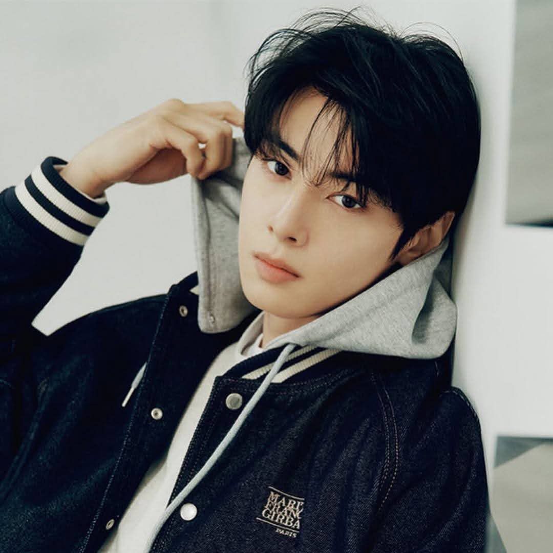 Momen yang diabadikan oleh penggemar Cha Eunwoo