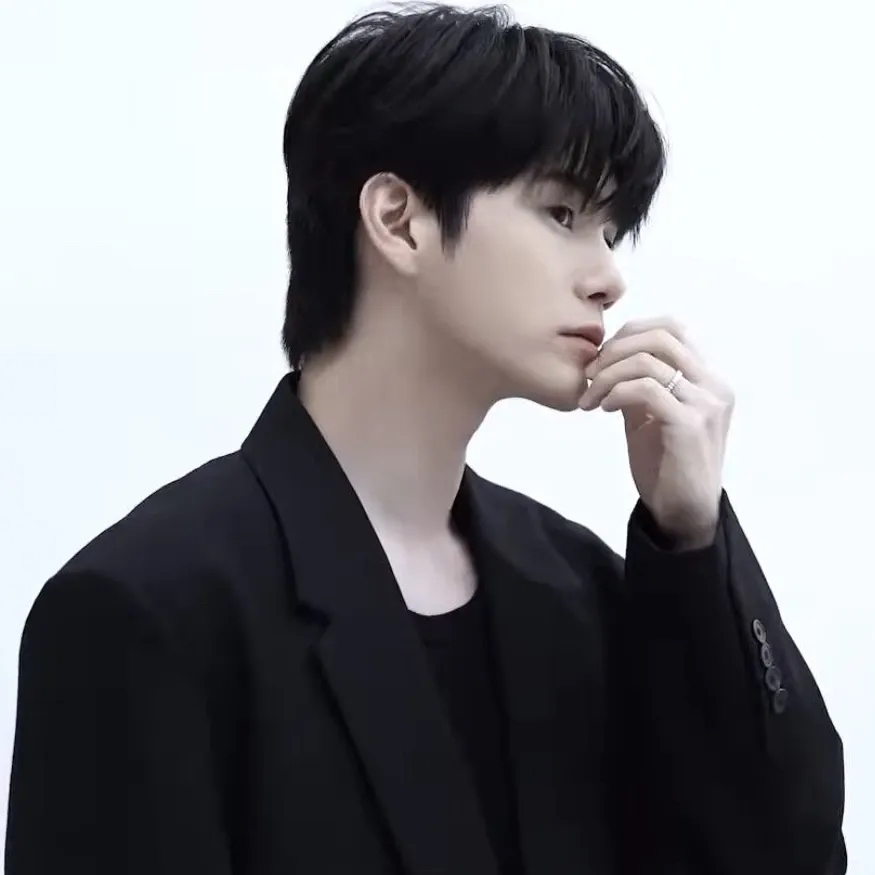 Recent activity shot of Ong Seongwu
