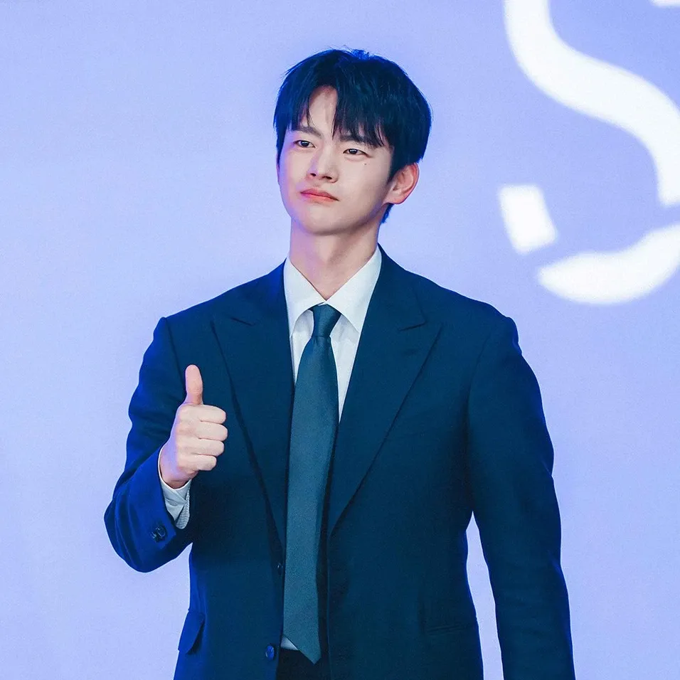 Momen yang diabadikan oleh penggemar Seo Inguk