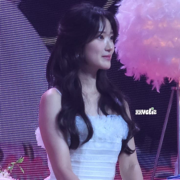 A moment captured by a fan of Kim Hyeyoon