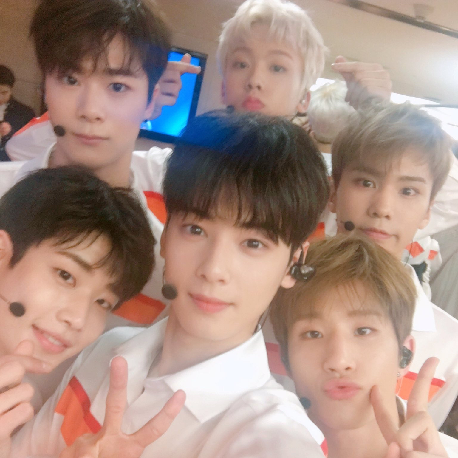 Behind-the-scenes cut of Cha Eunwoo