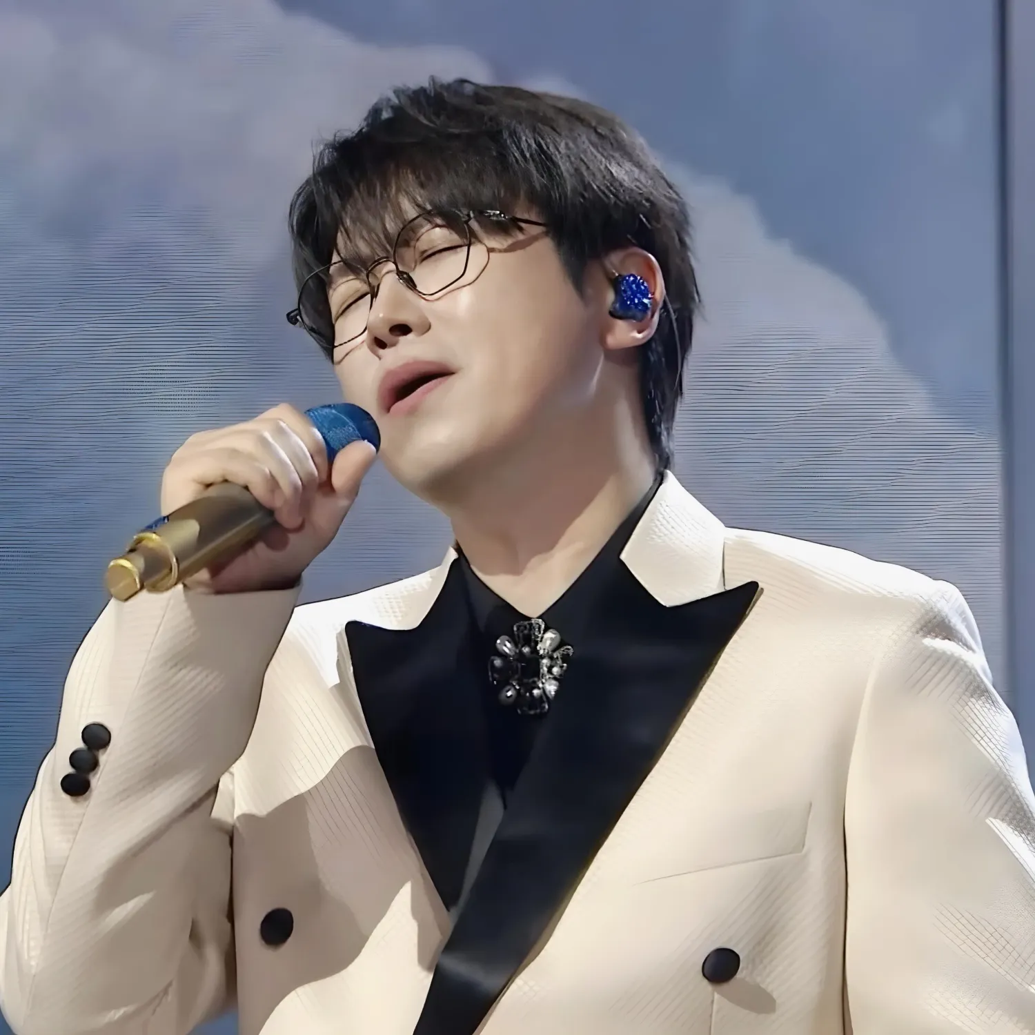 A moment captured by a fan of Chungil