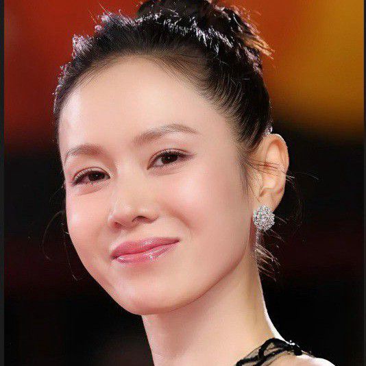 Behind-the-scenes cut of Son Yejin