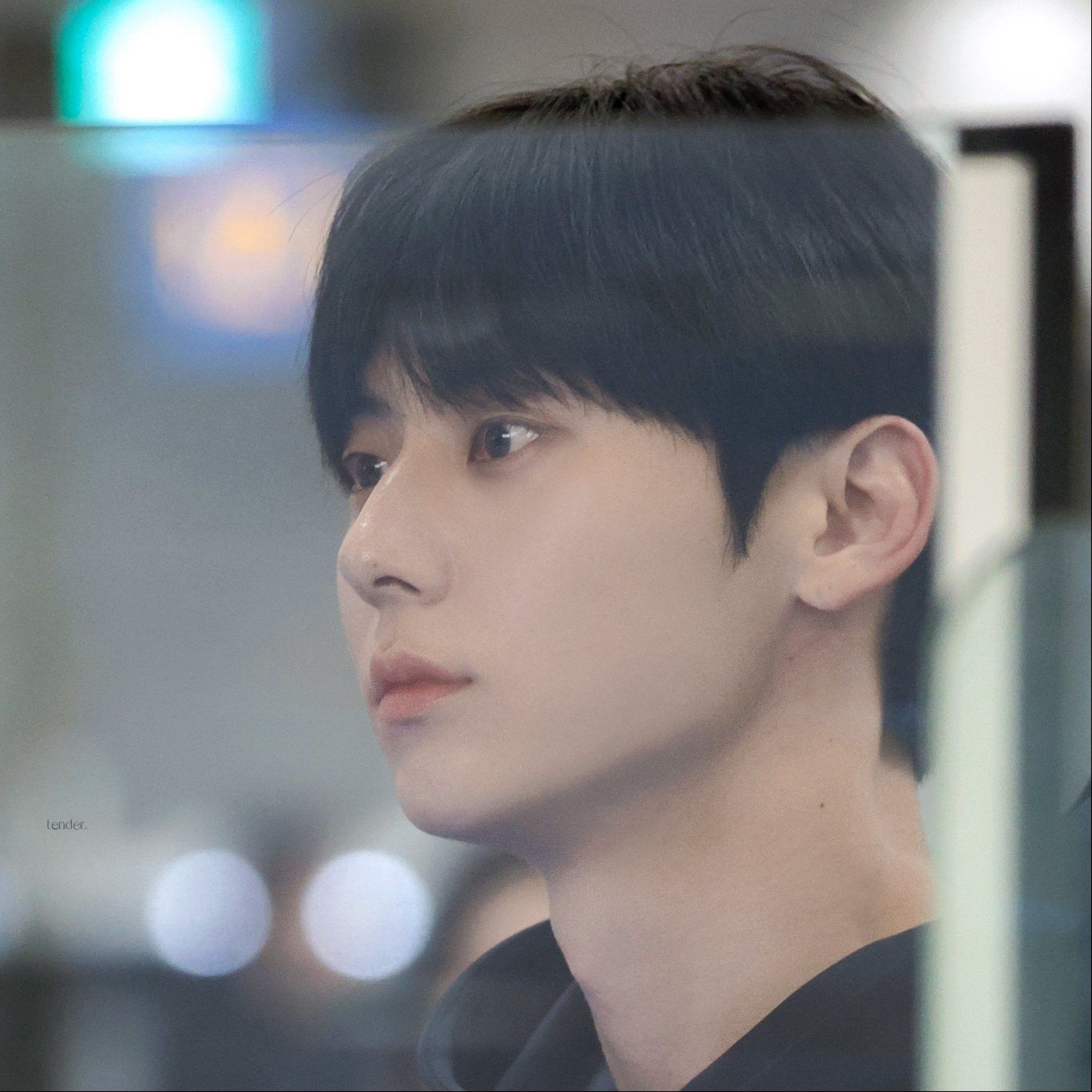A moment captured by a fan of Hwang Minhyun