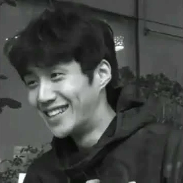 粉丝拍下的金宣虎瞬间