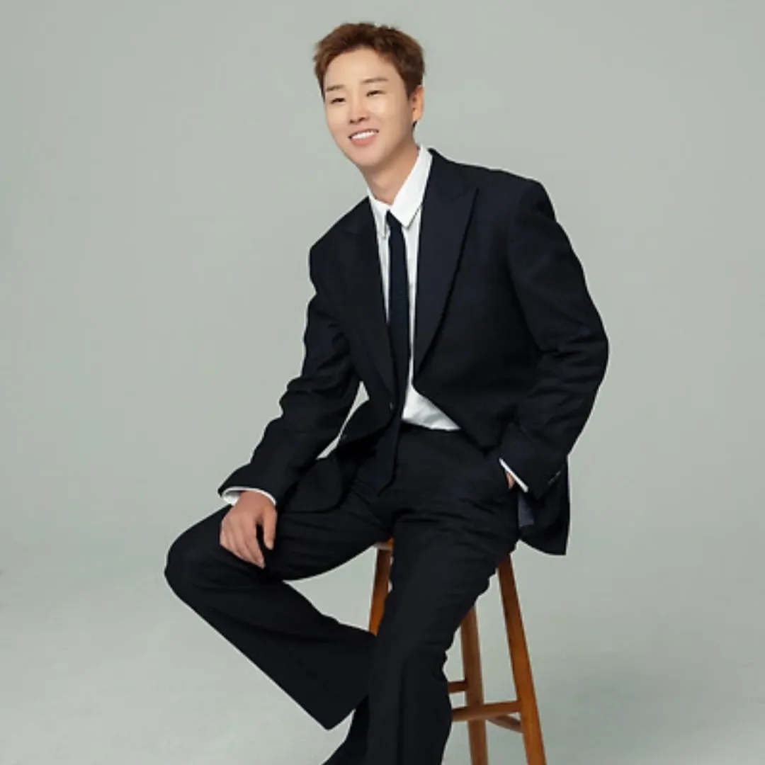 Behind-the-scenes cut of Song Minjun