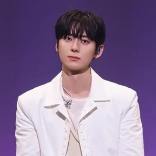 Top moment of Hwang Minhyun selected by the fandom