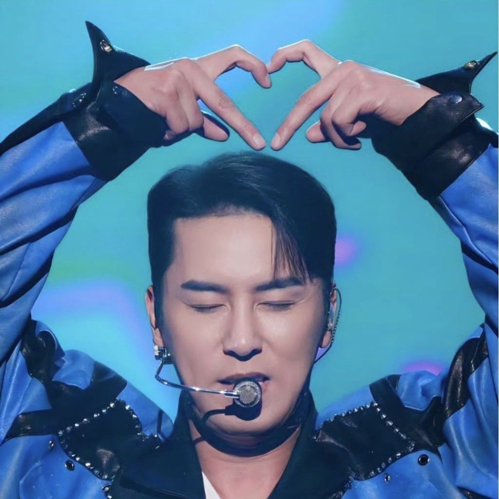 チャン・ミンホの最近の活動ショット