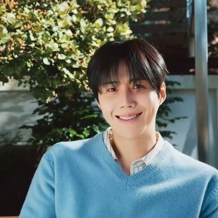 Behind-the-scenes cut of Kim Seonho