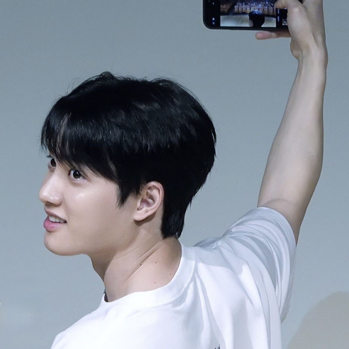 Behind-the-scenes cut of Doh Kyungsoo (D.O.)