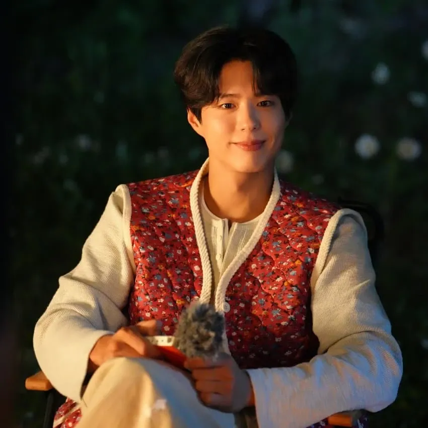 A moment captured by a fan of Park Bogum