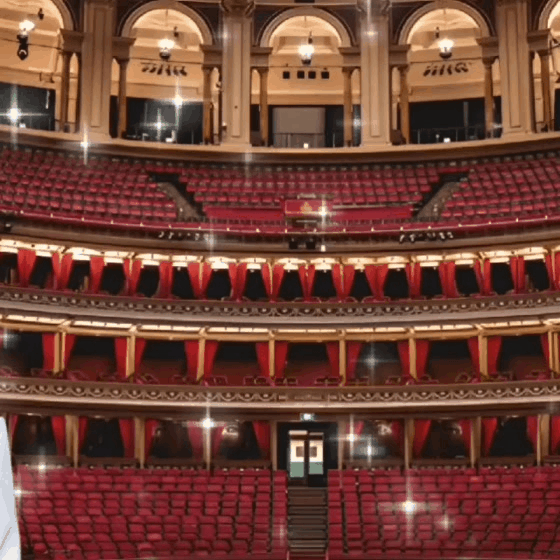 金秀賢的最新照片