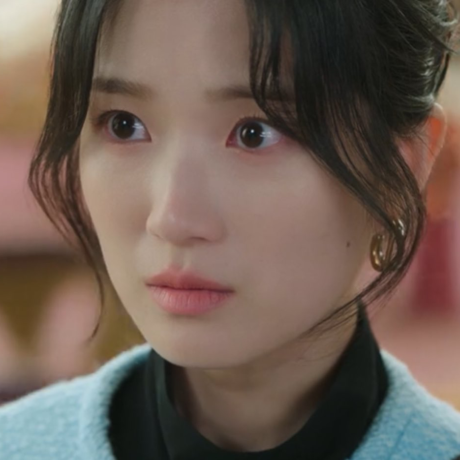 Recent activity shot of Kim Hyeyoon