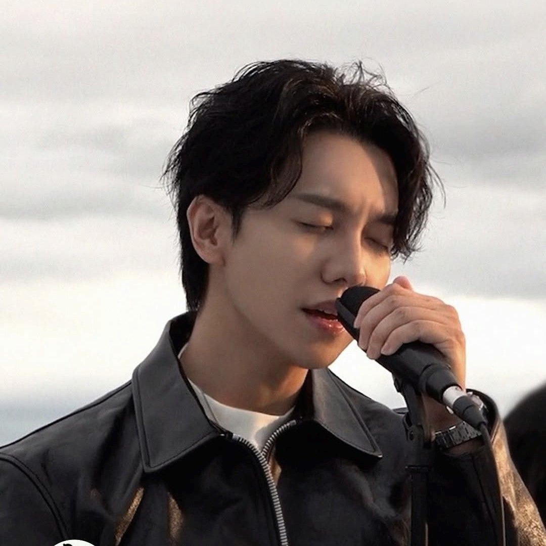 Behind-the-scenes cut of Lee Seunggi