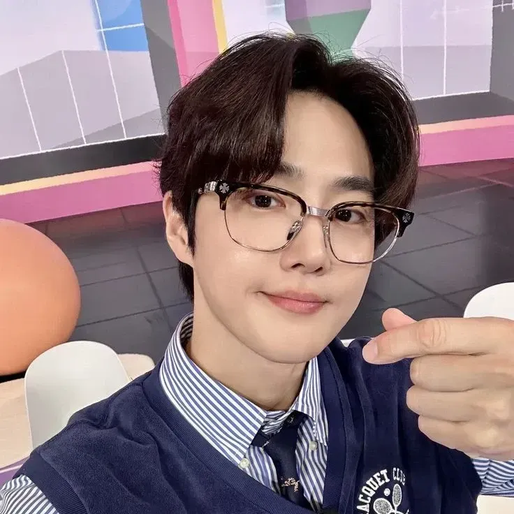 Recent activity shot of Suho