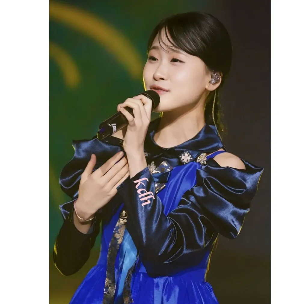 Behind-the-scenes cut of Kim Dahyun