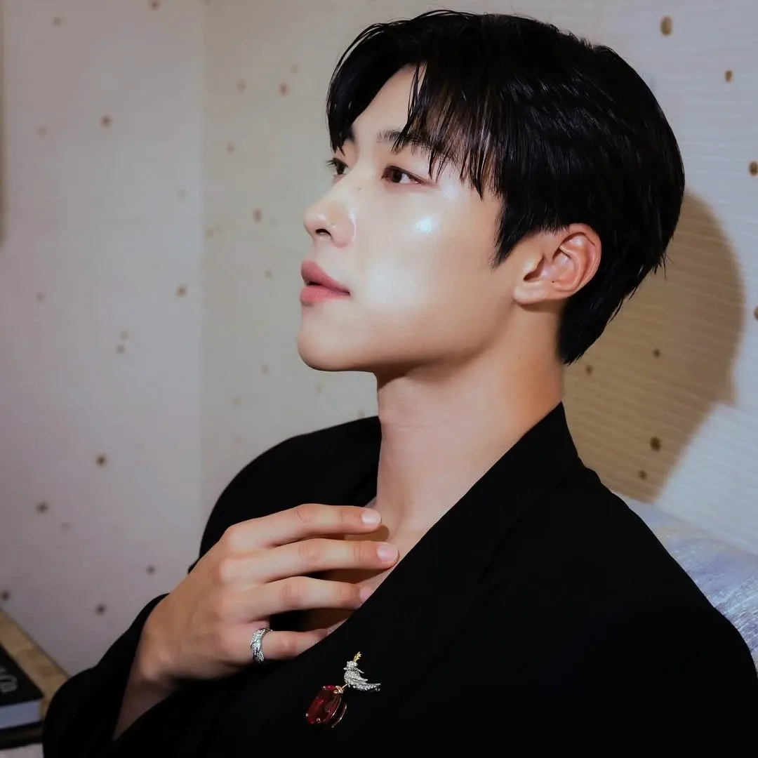 Behind-the-scenes cut of Woo Dohwan