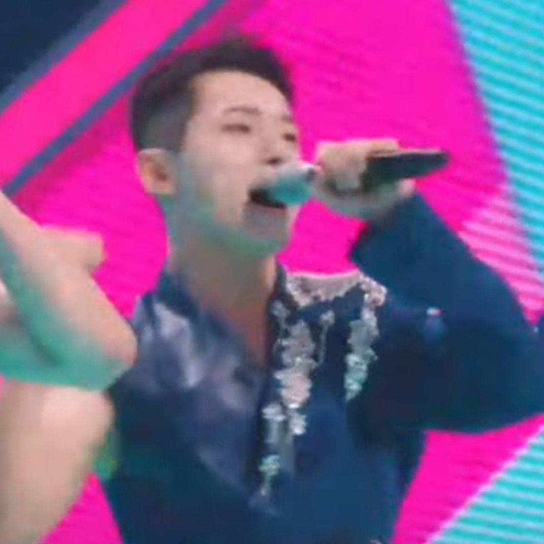 A moment captured by a fan of Seong Ri