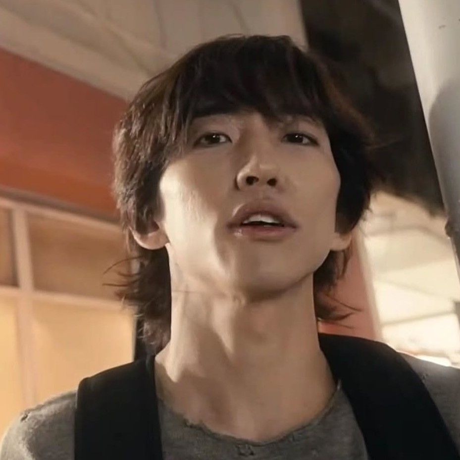 李承允的最新照片