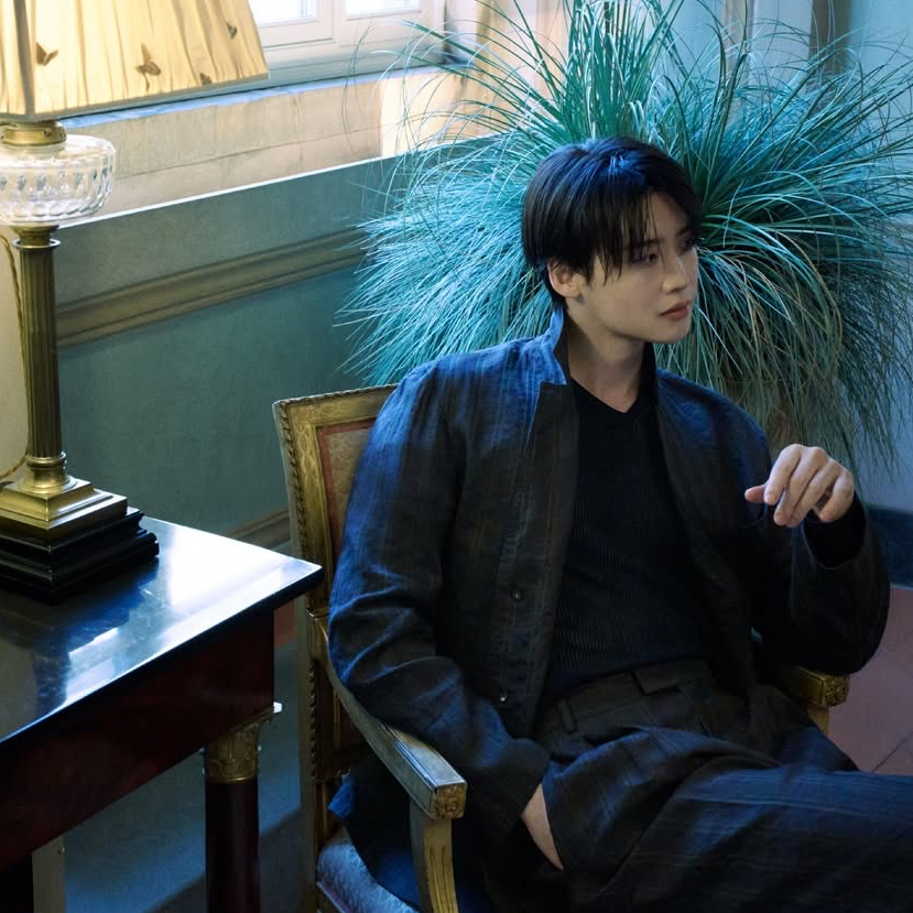 A moment captured by a fan of Lee Jongsuk