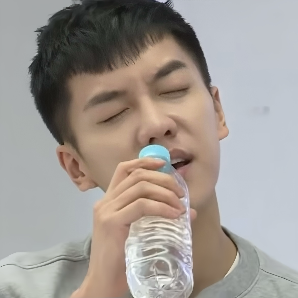 Cuplikan di balik layar dari Lee Seunggi