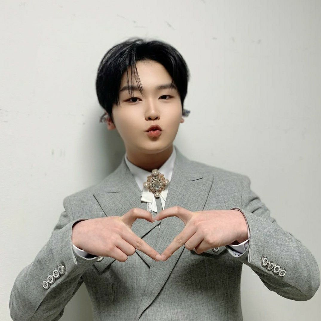 A moment captured by a fan of Park Sungon