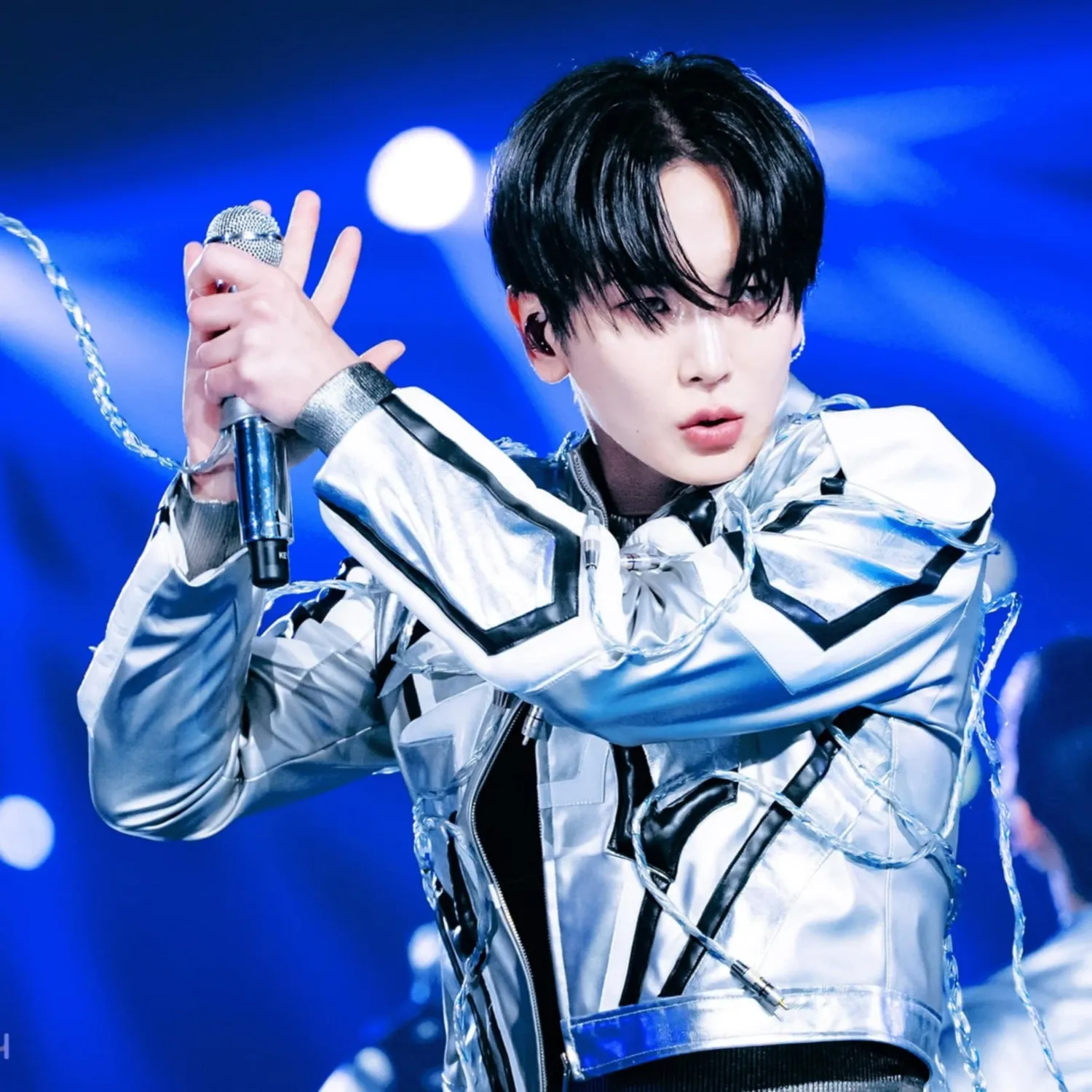 Behind-the-scenes cut of Key