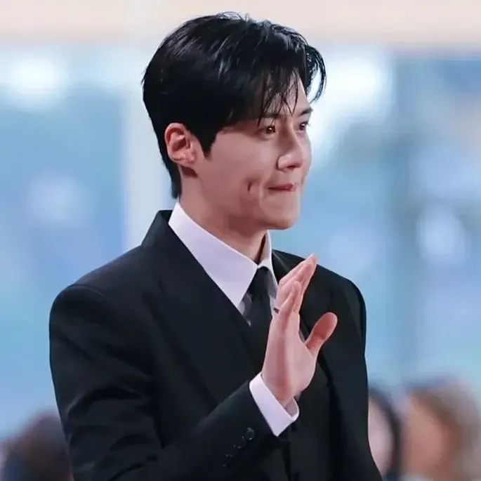 Cuplikan di balik layar dari Kim Seonho