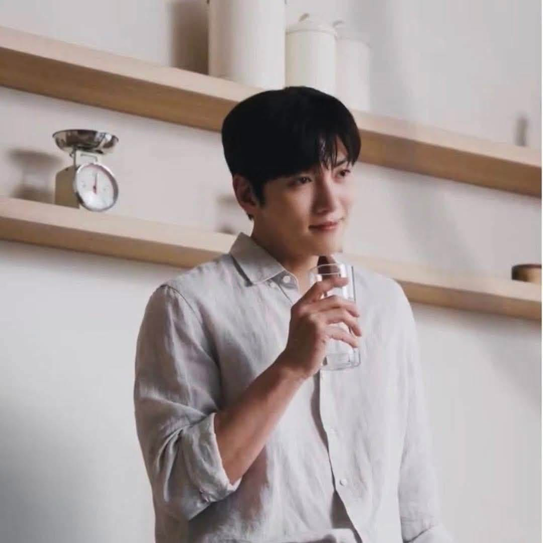 Behind-the-scenes cut of Ji Changwook
