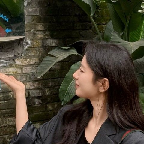 Behind-the-scenes cut of Bona