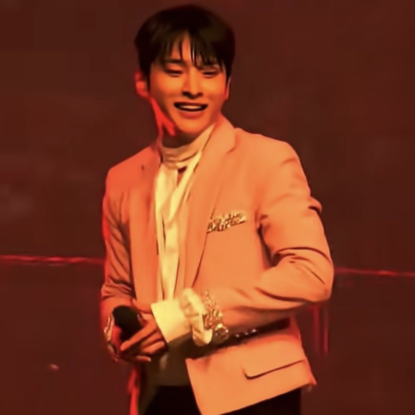 Behind-the-scenes cut of Seong Ri