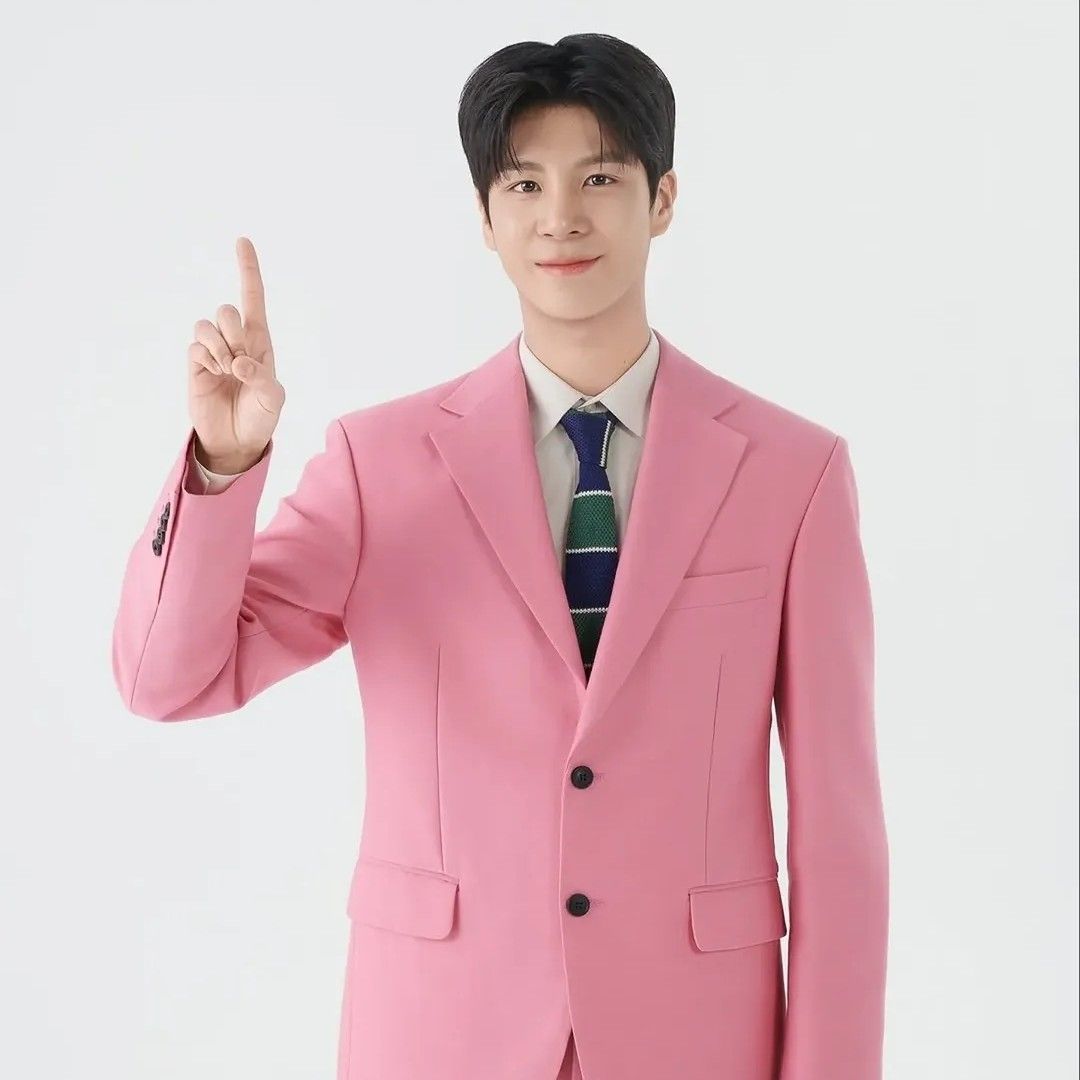 Latest photo of Jeong Dongwon