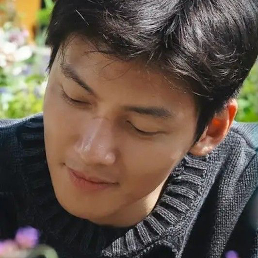 粉丝拍下的池昌旭瞬间