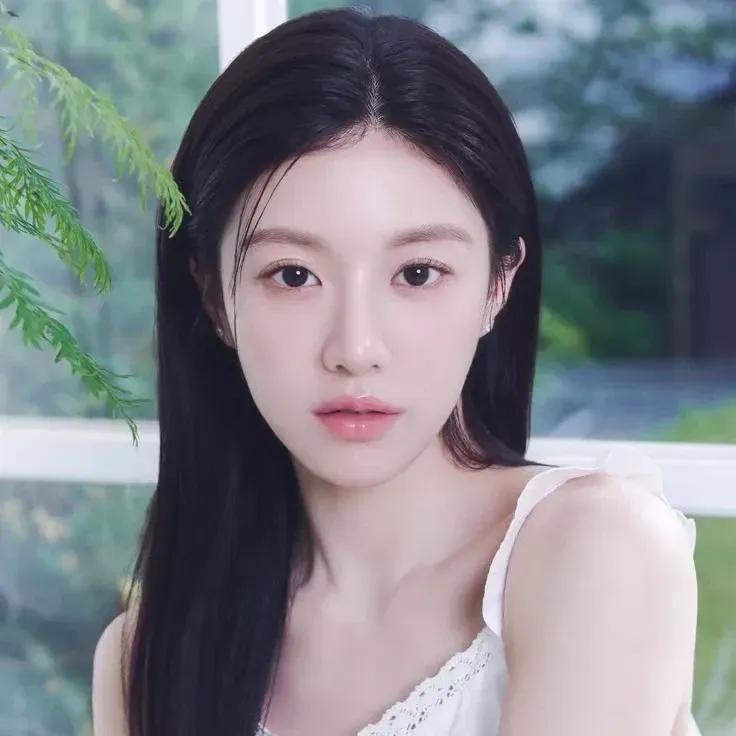 Latest photo of Go Younjung
